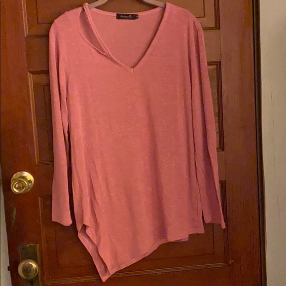 Top - Picture 1 of 1